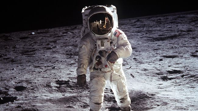[RIP] Wafat, Astronaut NASA yang Percaya Alien Pernah ke Bumi