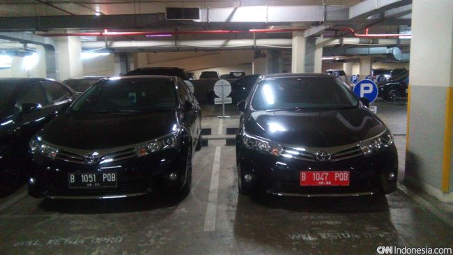 Anggota DPRD DKI Rame-rame Ubah Plat Merah Mobil Dinas Jadi Plat Hitam