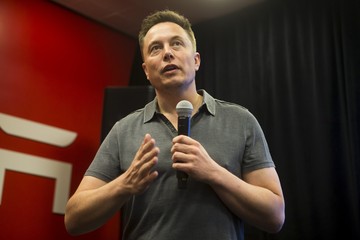 Proyek 'Gila' Terbaru Elon Musk: Suplai Listrik 100 MW