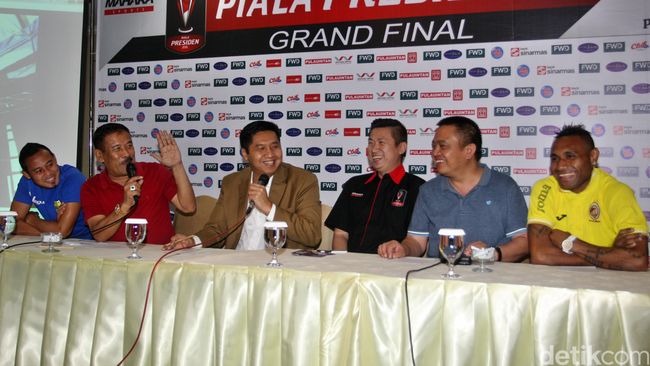 Maaf Persib, Lemari Kami Penuh Piala