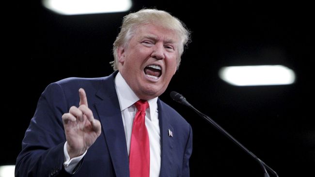 Perempuan Muslim Berjilbab Diusir dari Kampanye Trump
