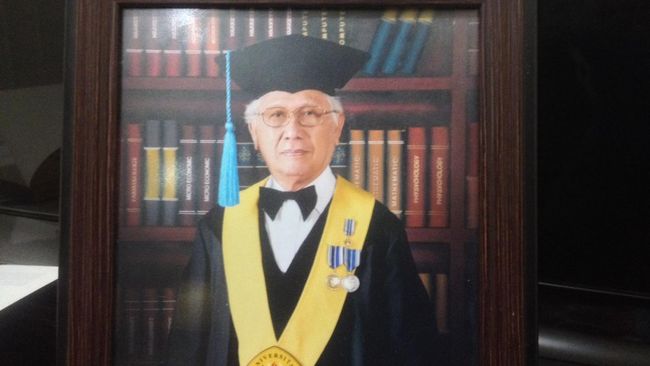 JS Badudu: Guru dan Tokoh yang Berjasa Bagi Bahasa Indonesia