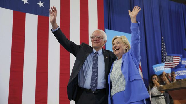 Tolak Hillary, Fans Sanders Rencanakan Aksi Kentut Massal