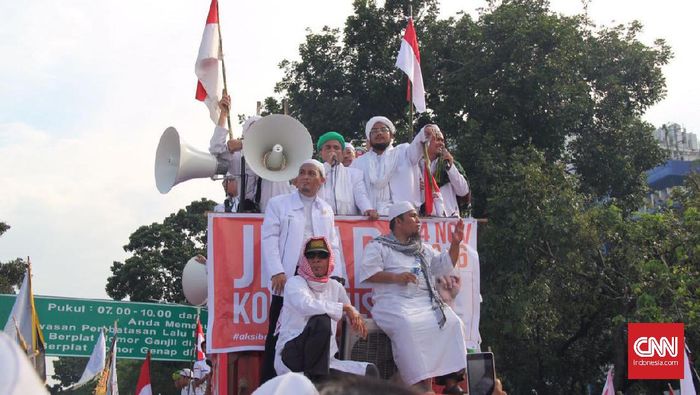 Aksi 313, Tim Ahok sebut Ganti Gubernur Bukan Copot Gigi