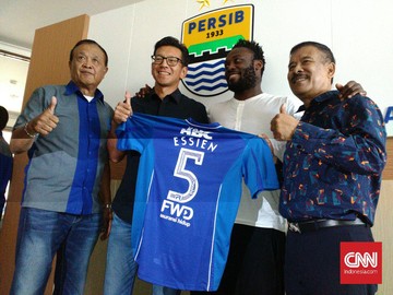 Wow!! Akhirnya Essien Gabung ke Persib