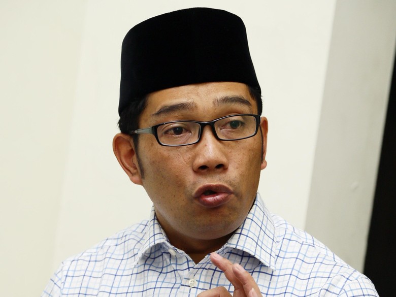 Akhirnya Ridwan Kamil Larang Taksi Uber di Bandung