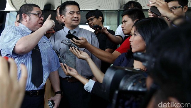 Razman Resmi Mundur sebagai Pengacara Gubernur Gatot dan Evy Susanti