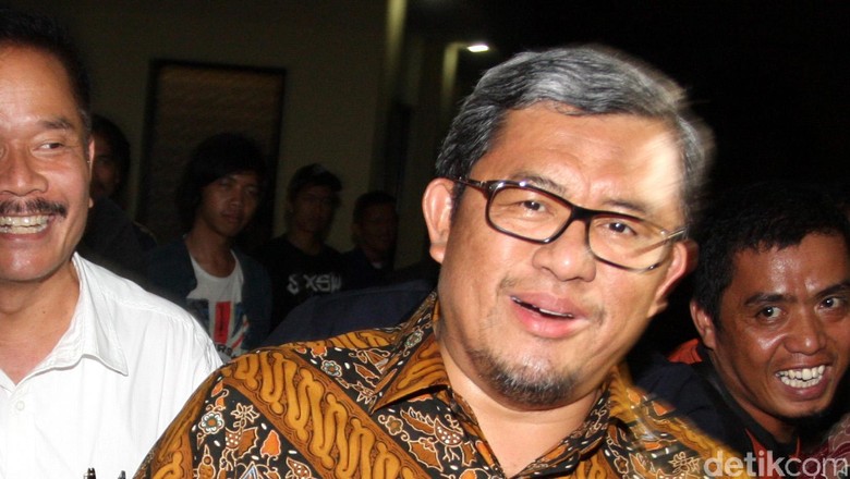 &#91;Nasbung Geger&#93; Gubernur Jabar Ahmad Heryawan Muncul di Kantor NasDem, Ada Apa?