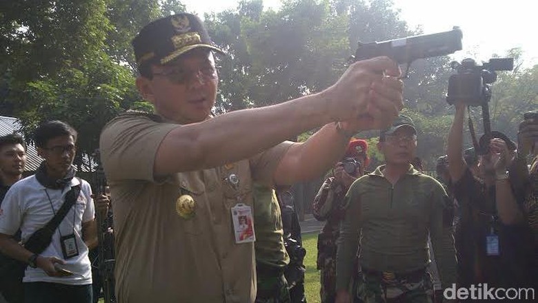 Ahok Geram dengan PKL yang Anarkis di Monas, Minta Polisi Selidiki