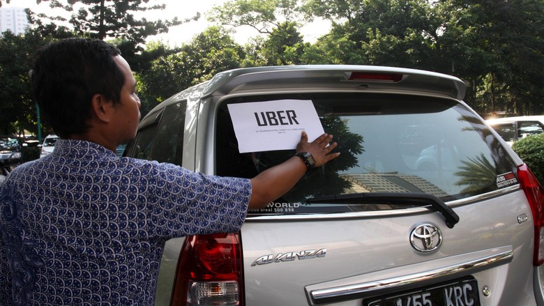 Aher Perintahkan Dishub Jabar Ikut Telusuri Taksi Uber di Bandung