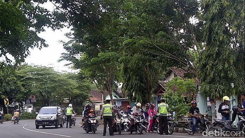 Razia di Tikungan Tajam, Polisi Berdalih untuk Cegah Kecelakaan