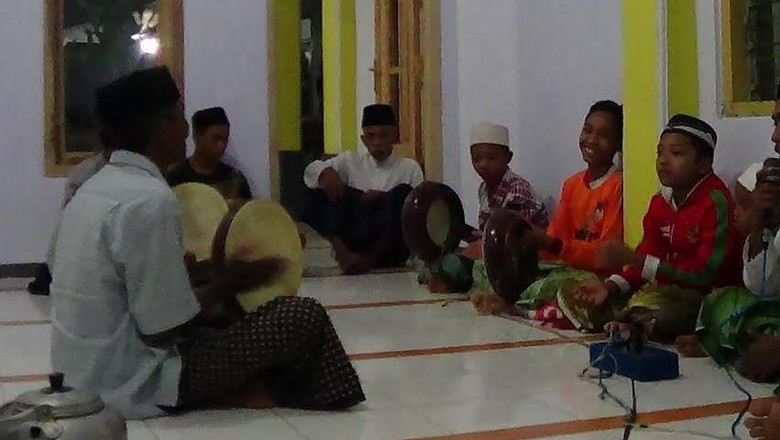 Jamaah Aboge Gelar Takbiran Malam ini dan Salat Id Minggu Pagi
