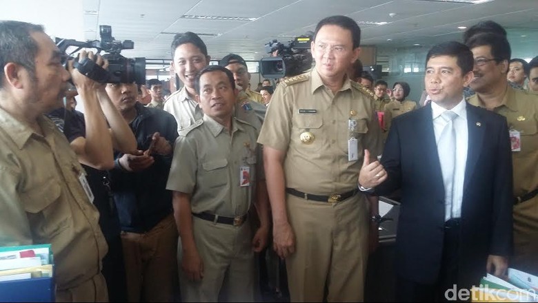 1000 PNS DKI absen,ahok masih dibawah 10%