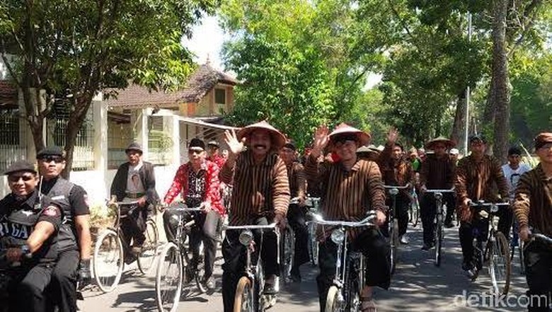 Daftar Pilkada Solo, Incumbent Rudy-Purnomo Gowes ke Kantor KPU