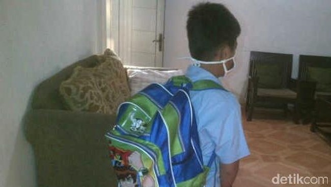 Curhat para Ortu yang Anaknya Mesti Memanggul Beban Tas Berat ke Sekolah