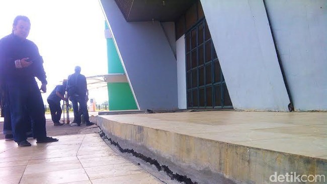 Kerusakan Stadion GBLA Gedebage Bertambah, Kabareskrim: Bisa Roboh Nih!