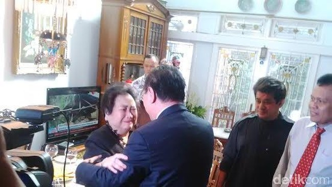Rachmawati Menangis Ketika Dubes Korut Pamit Pulang ke Negaranya