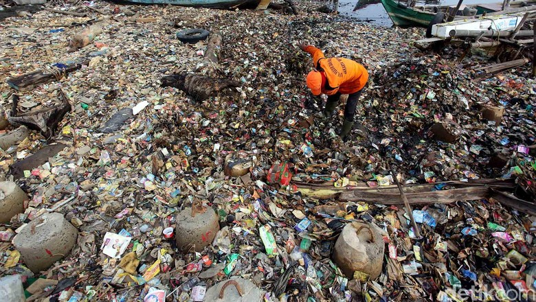 Sudah 70 Tahun Merdeka, Kenapa Orang Indonesia Masih Suka Buang Sampah Sembarangan?