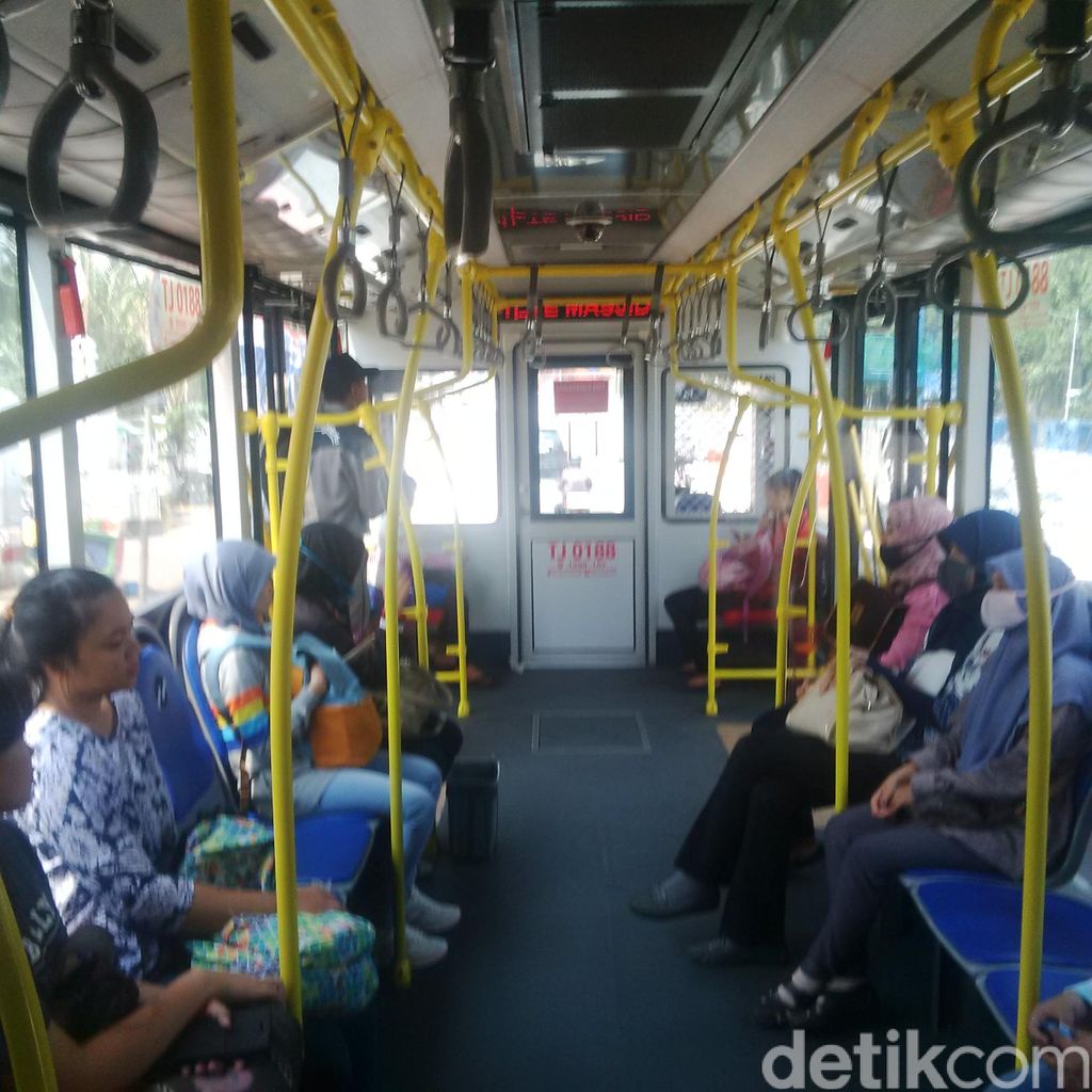 Bus TransJ: Scania Muat 39 Orang, Zhong Tong 77 Orang