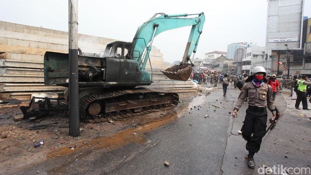 MA Legalkan Penggusuran Kampung Pulo karena Sesuai Peraturan