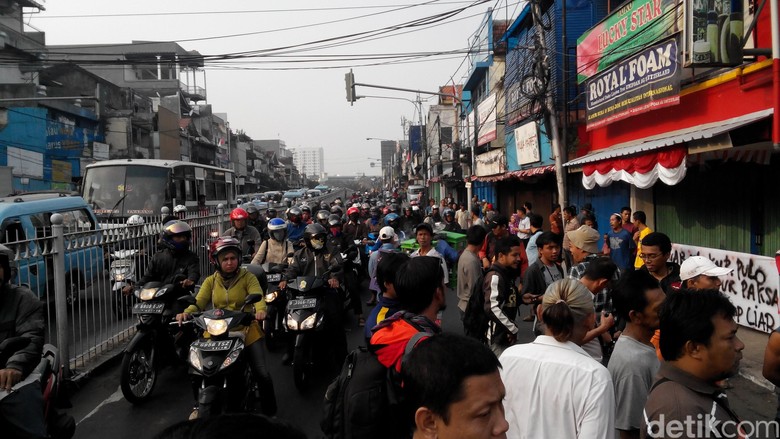 Kampung Pulo Memanas, Warga di Bantaran Kali Ciliwung Menolak Digusur