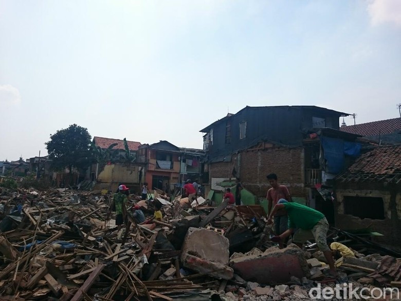 &#91;Suci dan Sakti&#93; 519 Bangunan di Kp Pulo Telah Diratakan, Tersisa Musala