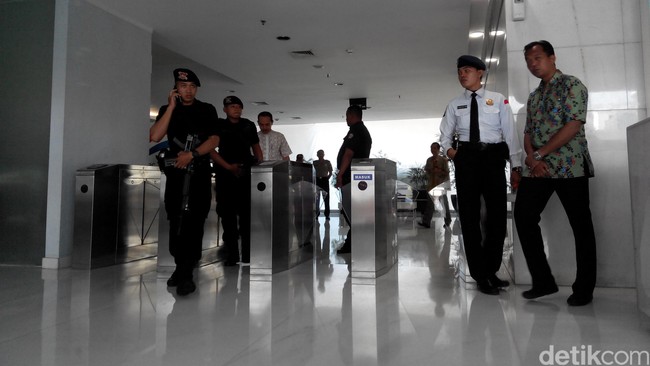 Polisi Geledah Ruang Dirut Pelindo II RJ Lino Terkait Kasus Dwell Time