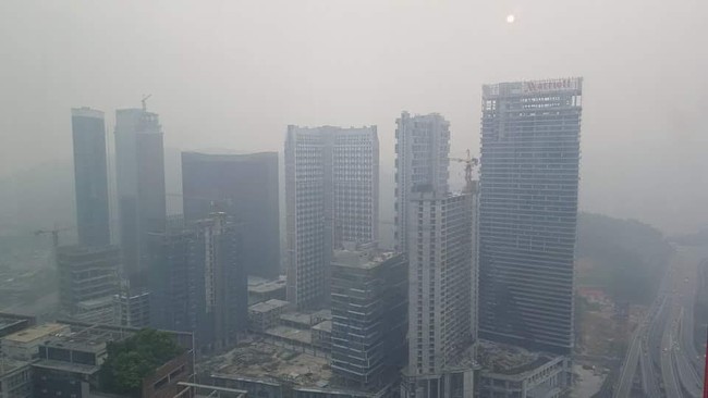ei Indonesia, Kabut Asap dari Sumatera Sampai di Malaysia Nih