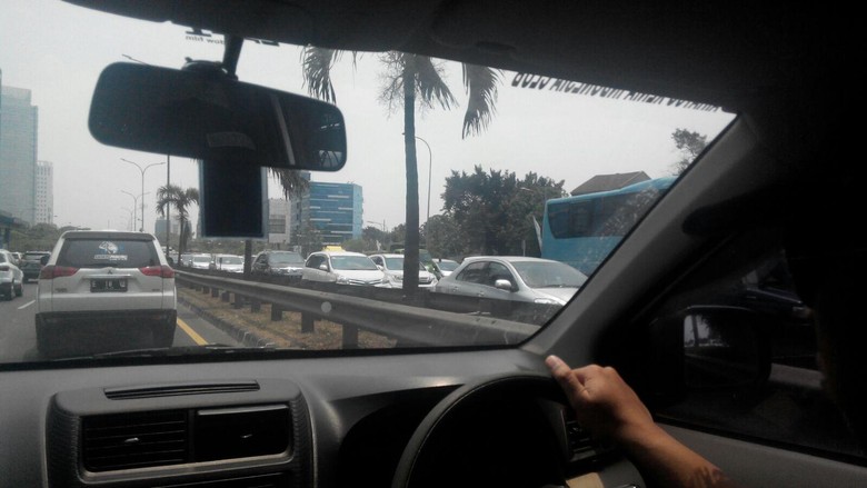 Tak hanya Tol Dalkot, Macet Jagorawi Berimbas Juga ke Tol JORR hingga Priok