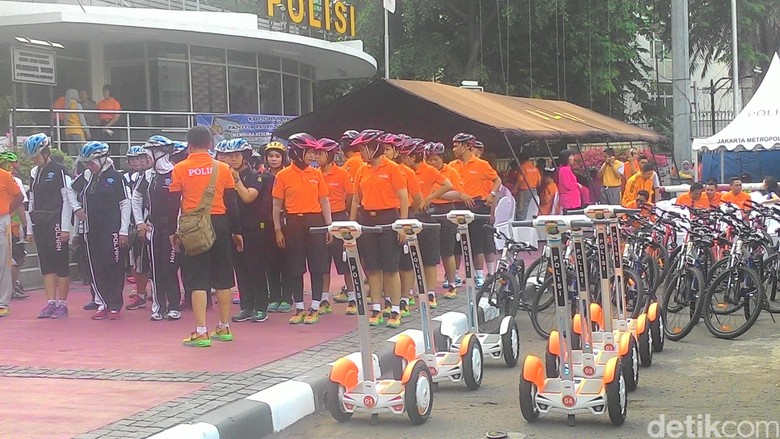 Kini Polisi Punya Tunggangan Segway untuk Pengamanan Bundaran HI