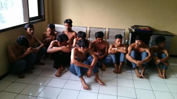 Diamankan Saat Hendak Tawuran, Puluhan Pelajar Ini Pucat di Kantor Polisi