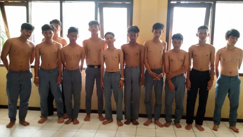 Diamankan Saat Hendak Tawuran, Puluhan Pelajar Ini Pucat di Kantor Polisi