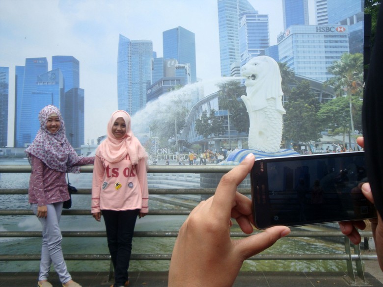 Ingin Eksis di Sosmed Dengan Foto seperti Wisata di Prancis dan Singapura?