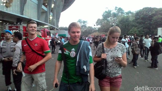 &#91;DIJAMIN ASLI&#93;Bule Jerman ini Ikut Ramaikan Final Piala Presiden di Gelora Bung Karno