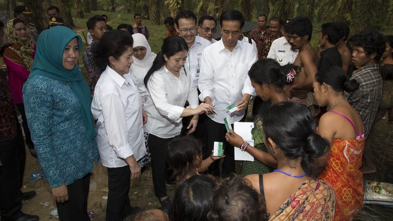 [Termasuk saya?] Puan:Semua Menteri Bekerja Keras Untuk Warga Korban Asap