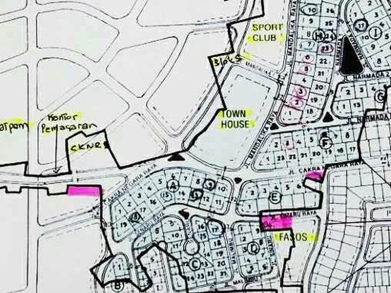 Ramai di Path, Rumah Deni di Bintaro ini Dikurung Tembok Oleh Sekelompok Orang