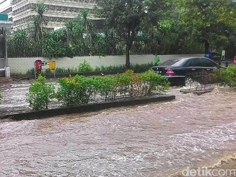 Menengok Kembali Persiapan Jakarta Menghadapi Musim Hujan