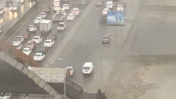 Banjir Landa Jeddah, Arab Saudi ! banyak sektor terganggu ! 