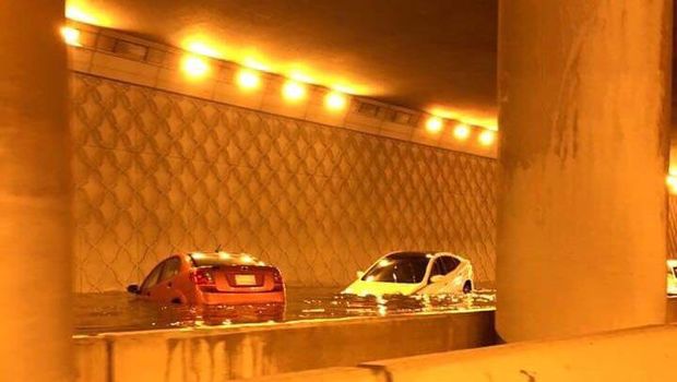 Banjir Landa Jeddah, Arab Saudi ! banyak sektor terganggu !
