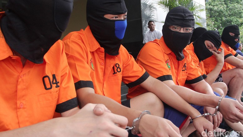 3 WN Hong Kong Penyelundup 49 Kg Sabu Lolos dari Hukuman Mati