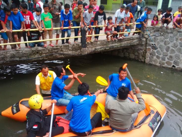 Begini Kalau Sungai di Bandung Tanpa Sampah: Bisa Mancing dan Arung Jeram