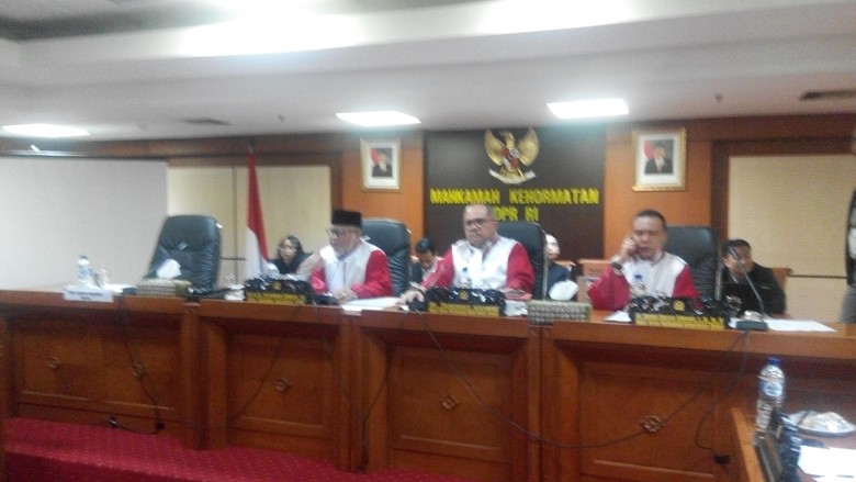 Politisi Golkar Kembali Persoalkan Legal Standing Sudirman, Sidang MKD 'Panas'