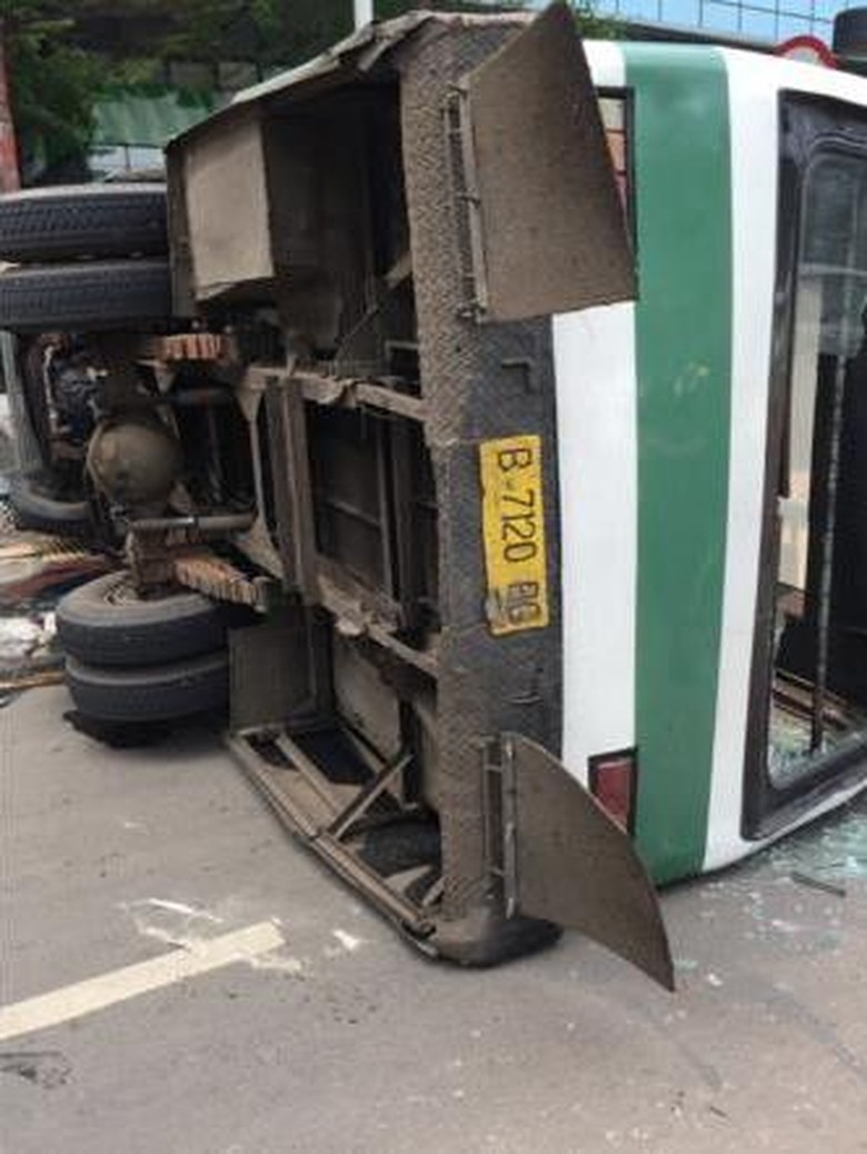 Kopaja Terguling di Sudirman, Satu Penumpang Tewas Tujuh Lainnya Terluka
