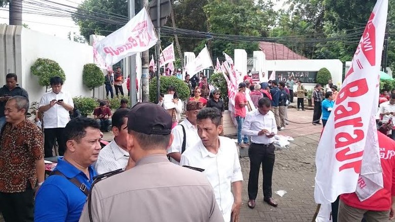 Ratusan Relawan Jokowi Siap Sisir Markas Tiga Penegak Hukum