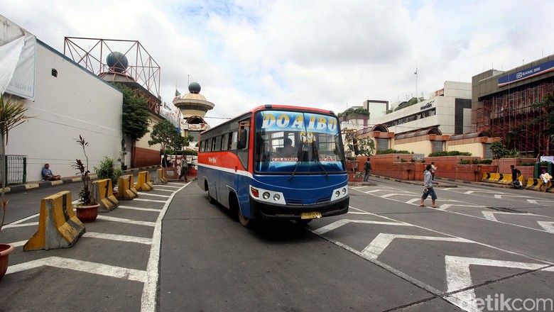 Kendaraan Sampah Bernama Metro Mini !