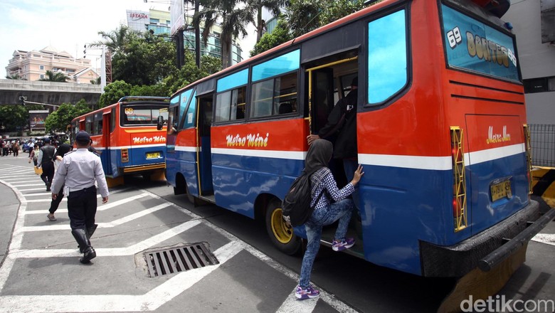 Kendaraan Sampah Bernama Metro Mini !