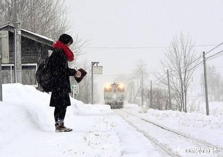 Hebat! Stasiun Sepi akan Ditutup, Operator KA Jepang Tunggu Seorang Siswi SMA Lulus 
