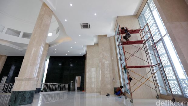 Melihat Lebih Dekat Masjid Fatahillah di Balai Kota yang Dibangun Ahok