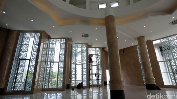 Melihat Lebih Dekat Masjid Fatahillah di Balai Kota yang Dibangun Ahok
