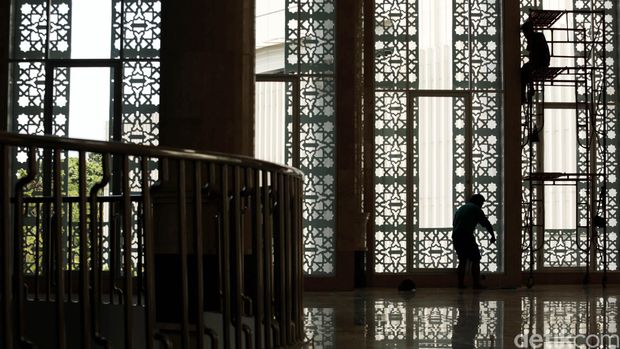 Melihat Lebih Dekat Masjid Fatahillah di Balai Kota yang Dibangun Ahok